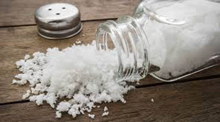 دراسة: تقليل استهلاك الملح يغني عن أدوية ارتفاع ضغط الدم